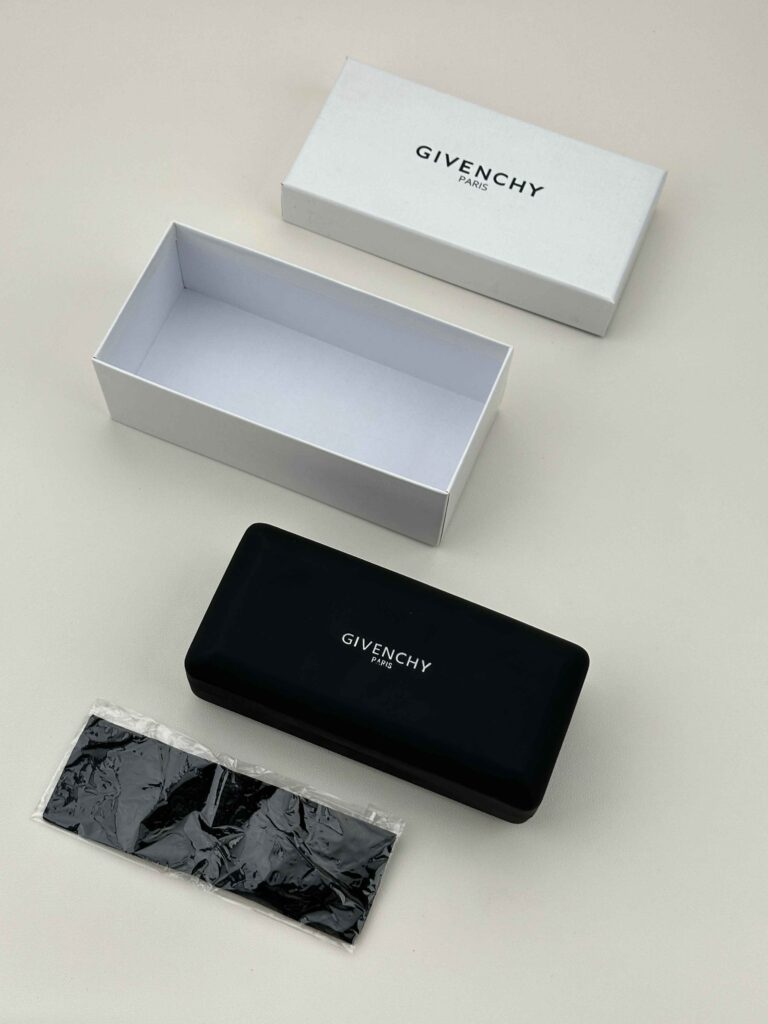 givenchy-case