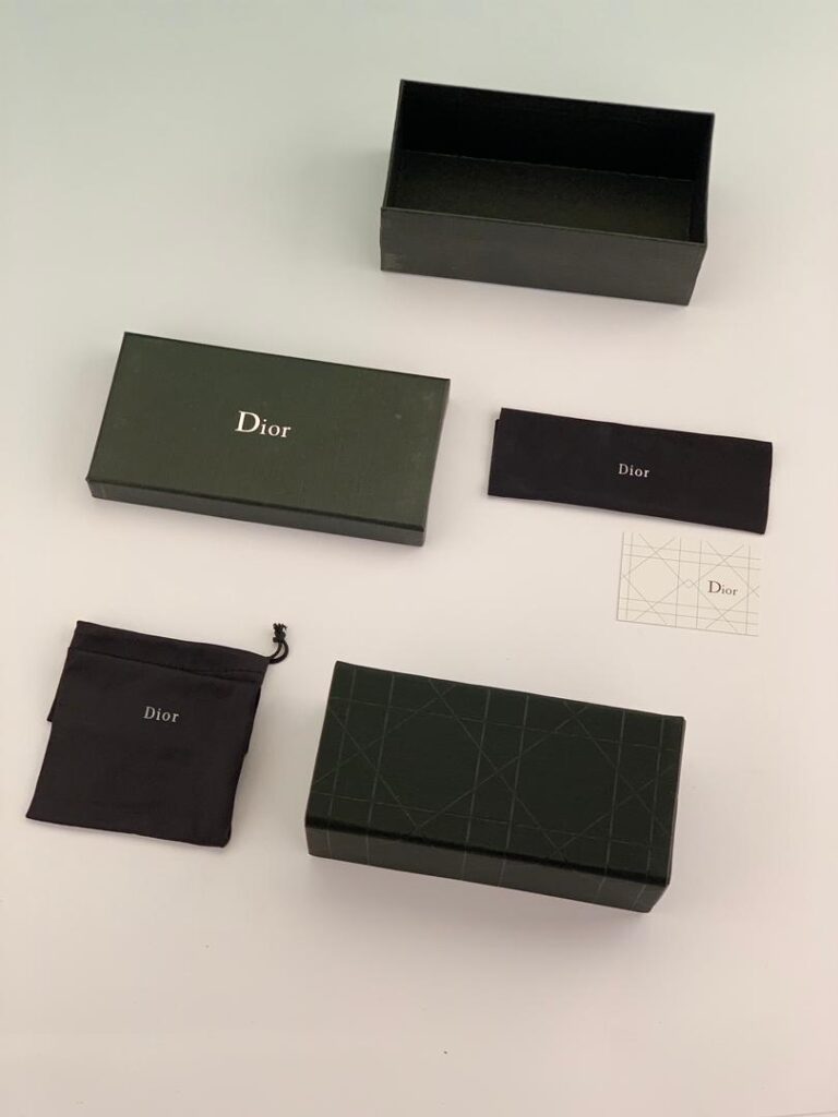 dior-black-old-case