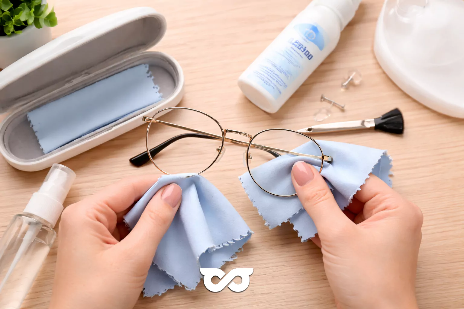 بهترین روش برای تمیز کردن عینک طبی